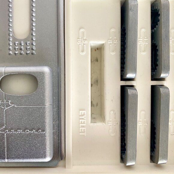 Sears Kenmore Buttonholer Zig-Zag Sewing Machine Accessories Kit Model 17501 Vtg - Picture 5 of 16